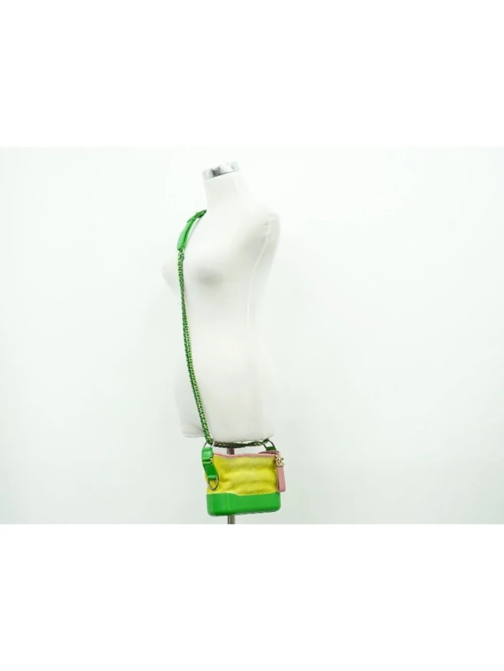Chanel Gabriel de Small Hobo Chain Shoulder Bag Suede Leather Yellow Green